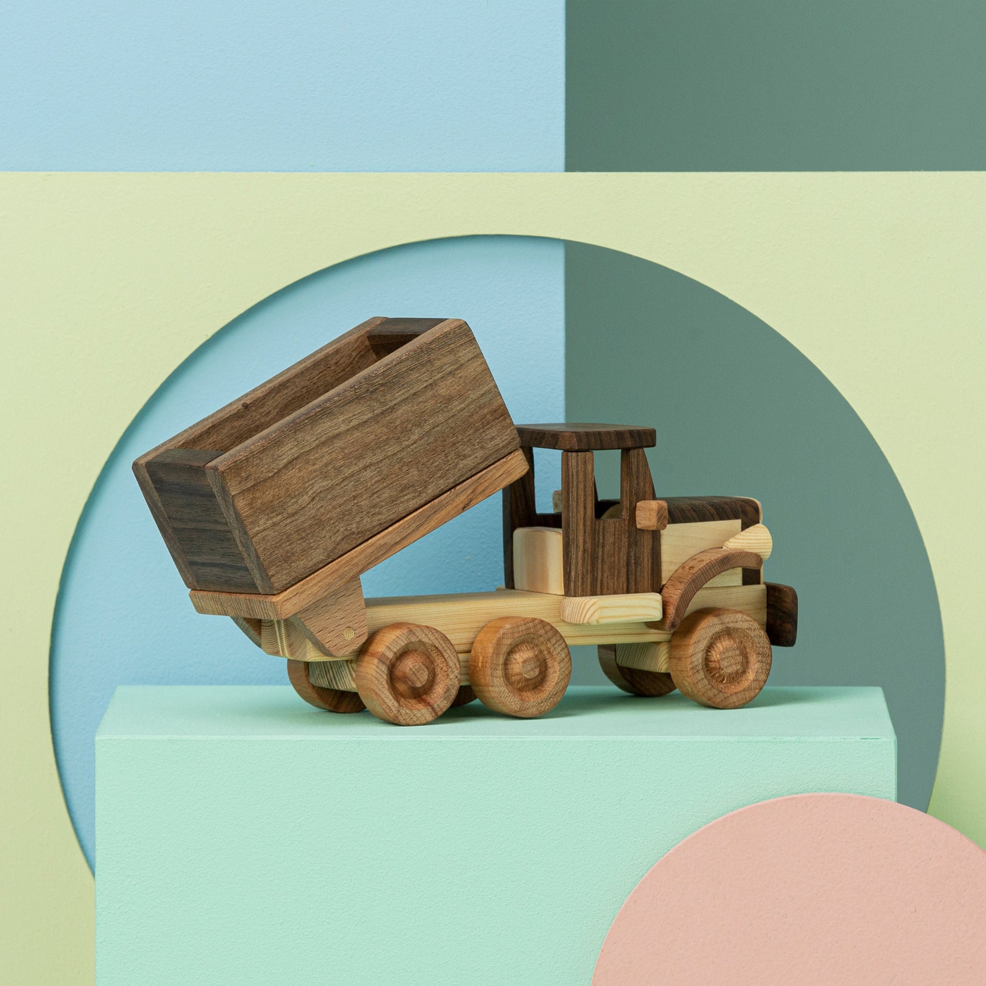 Personalized Wooden Dump Truck Toy: Eco-Friendly Timber Plaything