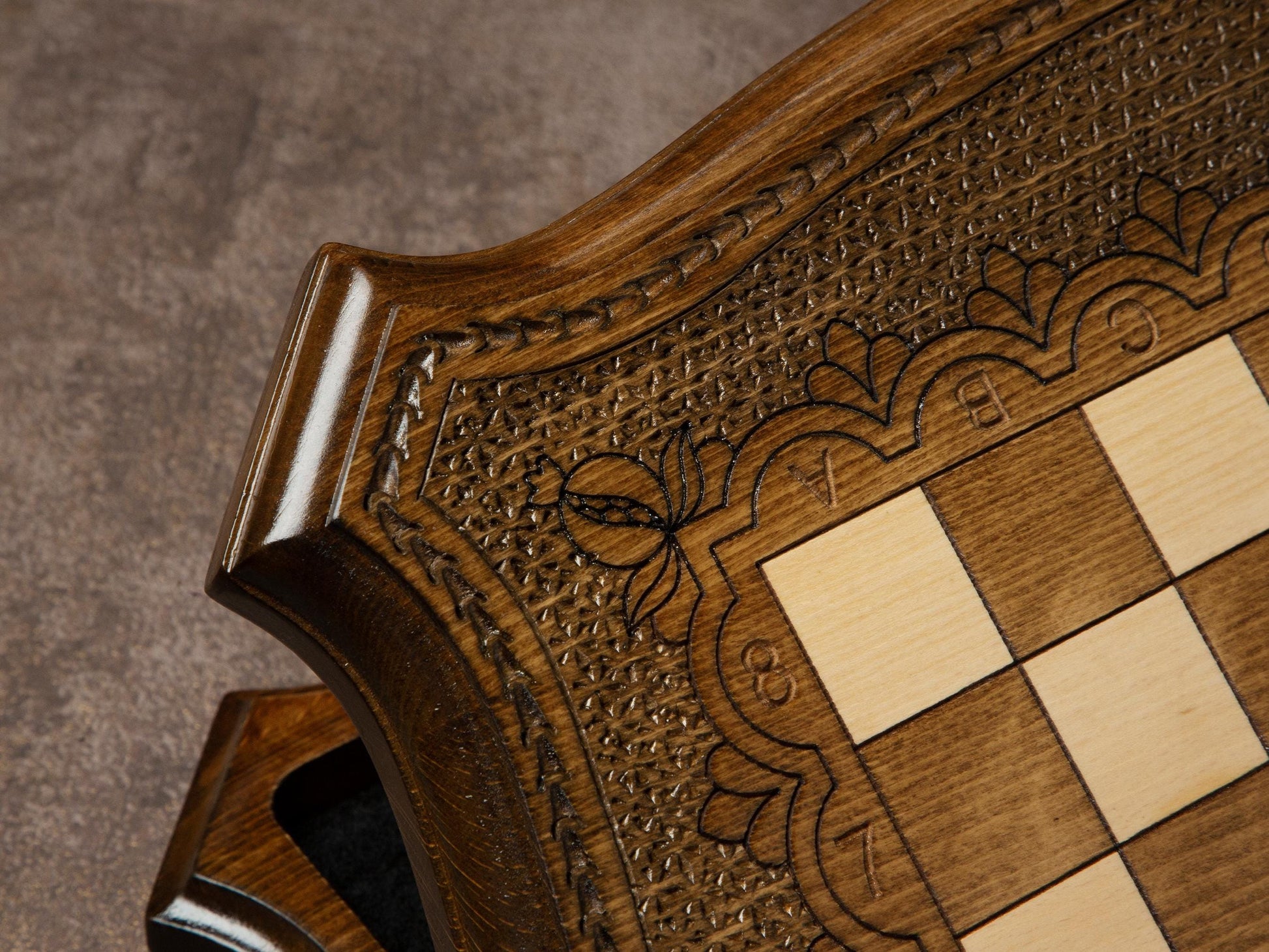 Handmade Lacquered Beech Wood Chess Set: Book-Style Folding Board