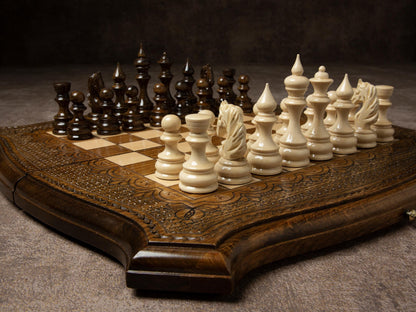 Handmade Lacquered Beech Wood Chess Set: Book-Style Folding Board